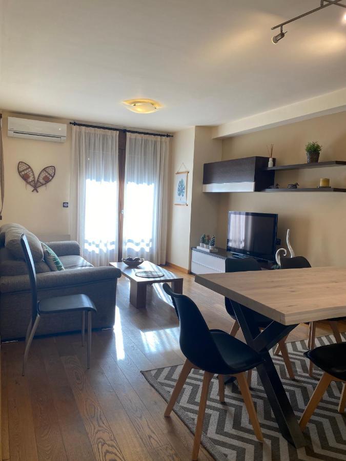 Apartament Neret I Sort Eksteriør billede